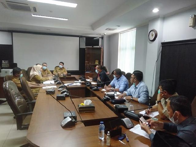 1619502820-Forletnews com-Suasana Hearing Komisi IV bersama DLHK Pekanbaru
