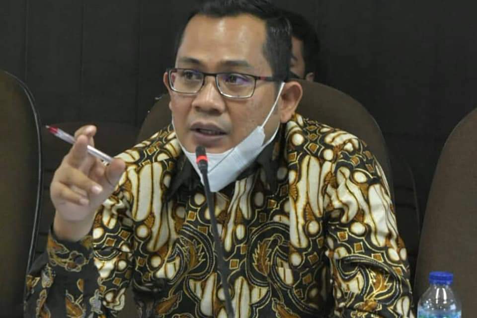 1619505072-Forletnews com-Munawar Anggota Komisi II DPRD Pekanbaru Hearing Dishub Bahas Retribusi Parkir Berubah Menjadi BLUD