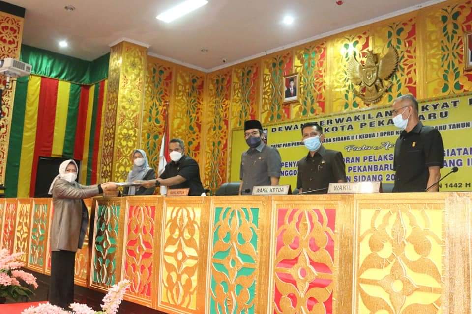 1619516763-Forletnews com-perwakilan anggota DPRD 6 Dapil sampaikan laporan reses(1)